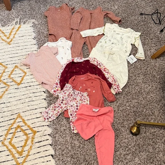 Carter’s 3-6month Babygirl Bundle - Picture 2 of 4